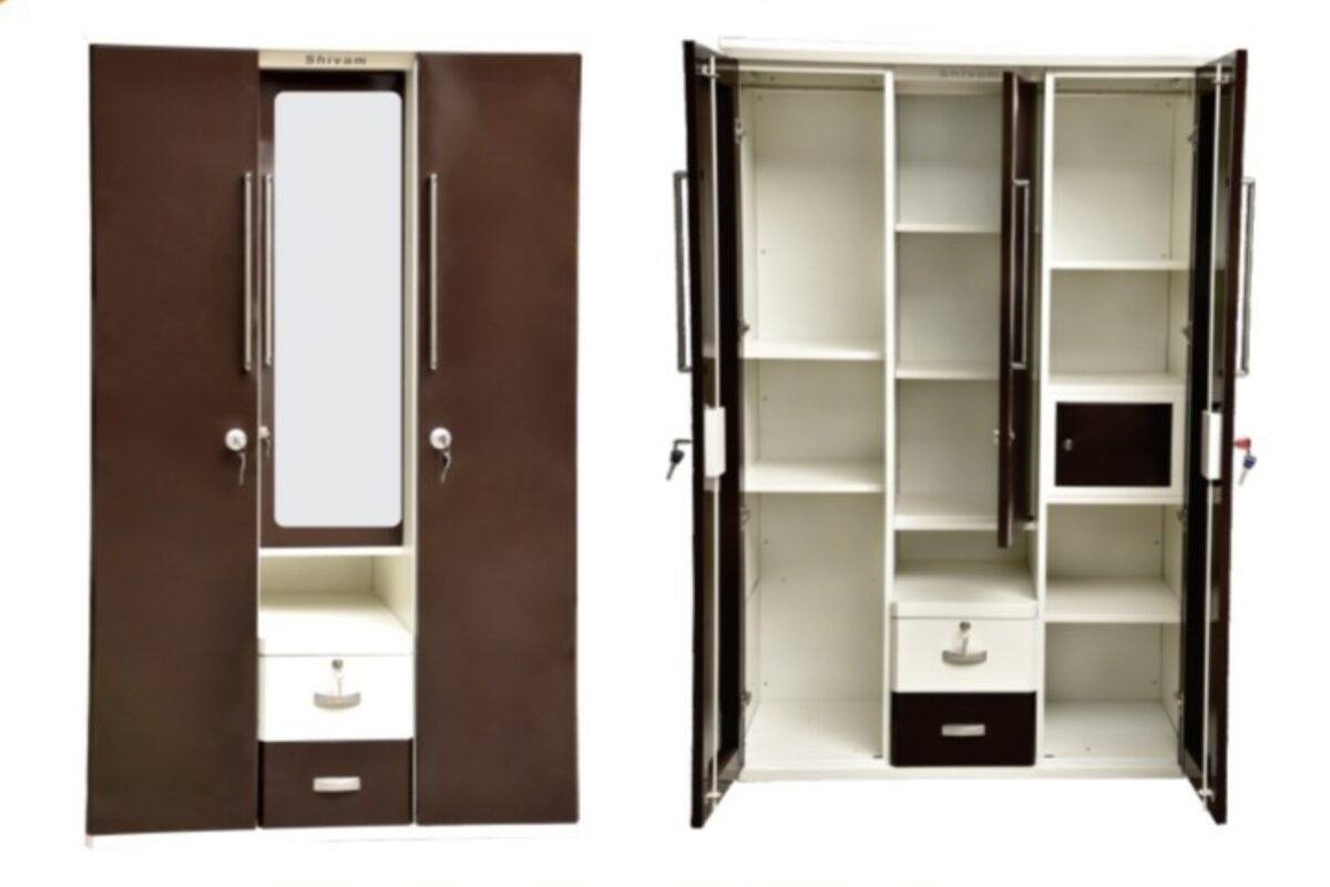 3-Door Italian Center Deep Folding Cabinet